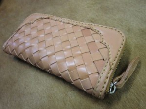 編み込みラウンドファスナー3