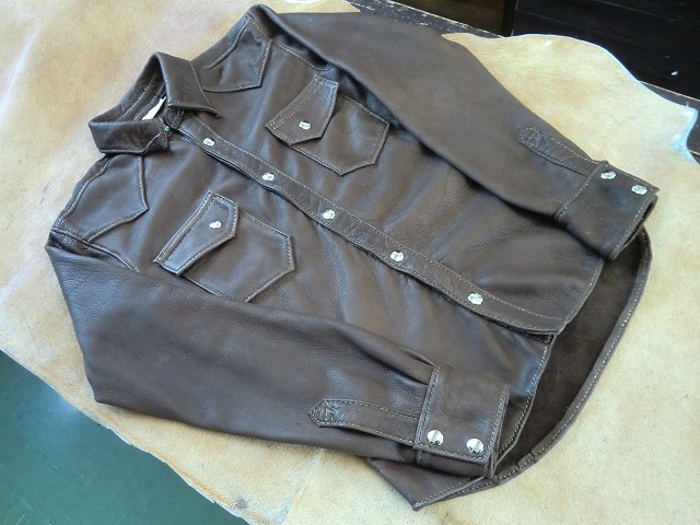 手縫いディアスキンシャツ（鹿革シャツ） | 革工房ホークフェザーズ