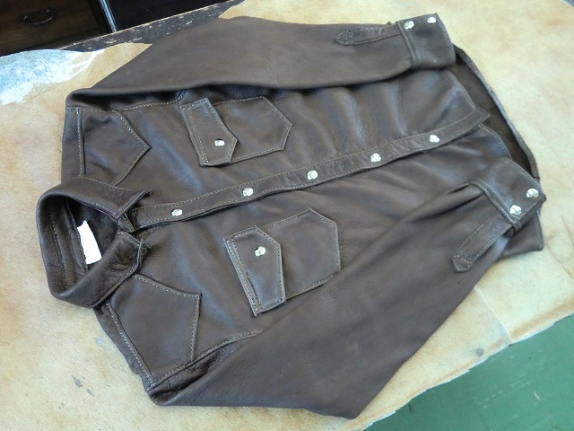 手縫いディアスキンシャツ（鹿革シャツ） | 革工房ホークフェザーズ