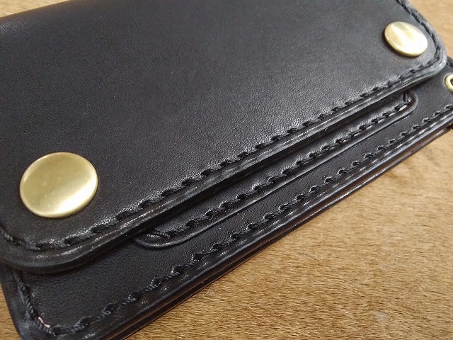 ショートトラッカーウォレットA1サドルレザー手染め黒 | 革工房ホーク