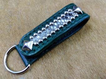 ダイヤモンドパイソンスタッズベルトループIP1/手染め緑