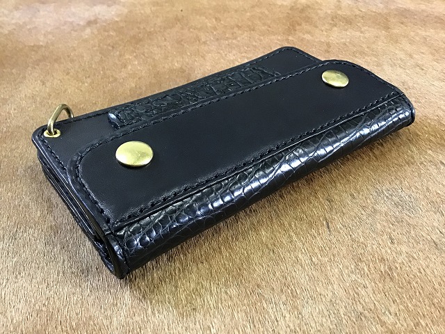 革工房ホークフェザーズ / トラッカーウォレットA1/クロコダイルコンビ黒