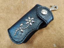 ペイズリー型押し革スタッズキースFK2黒